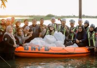 Satlantas Polres Banjar dan Komunitas EBR Bawa Bantuan untuk Korban Banjir Desa Munggu Raya