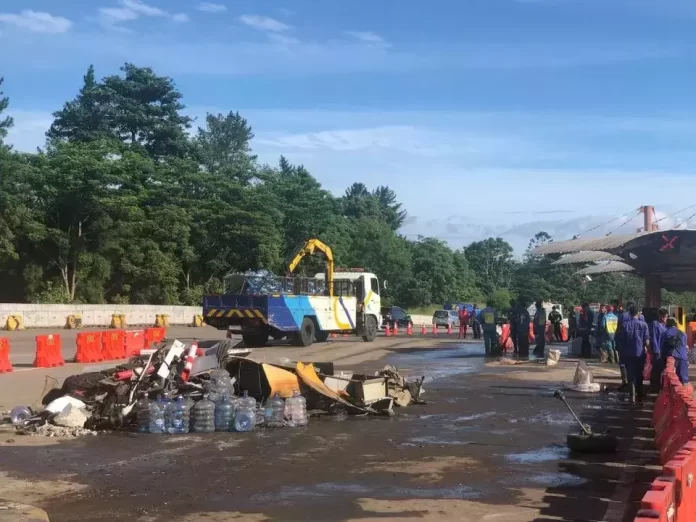 Kondisi lokasi kecelakaan maut di gerbang tol Ciawi. (Beritasatu.com)