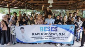 Rais Ruhayat saat reses di Kuin Cerucuk. (wartabanjar.com - Ist. Humas Setwan)