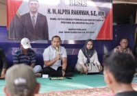 Kunjungi Desa Teluk Kepayang, Waket DPRD Alpiya Rakhman Komitmen Atasi Kelangkaan LPG 3 Kg