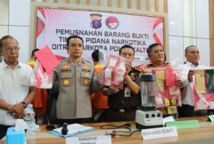 Polda Kaltim memusnahkan barang bukti narkoba, Kamis. (wartabanjar.com - Ist. Humas Kaltim)