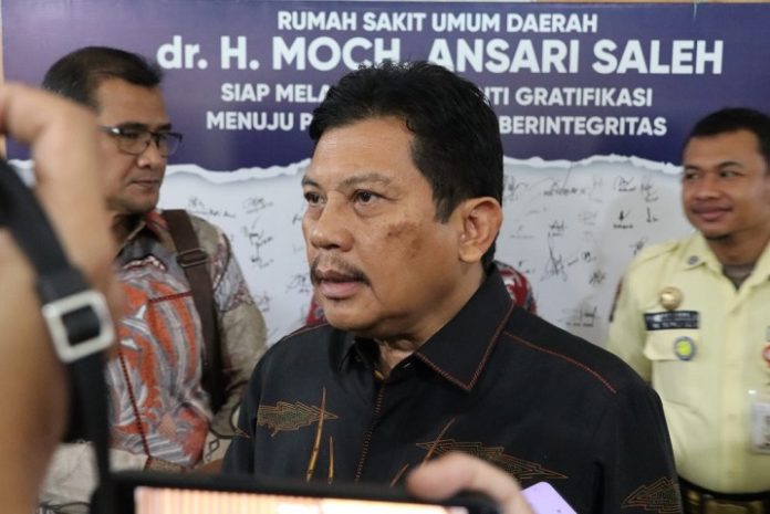 Wakil Ketua DPR RI, Yahya Zaini, saat melakukan kunjungan kerja ke RSUD Moch Ansari Saleh Banjarmasin, Kamis. (wartabanjar.com - Ist. MC Kalsel)