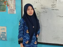 Sari, Guru Madrasah Penyandang Disabilitas Pantang Menyerah demi Didik Anak Muridnya