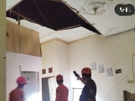 Rumah Roboh di Simpang Gatot Subroto Banjarmasin