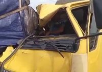 BREAKING NEWS Sopir Truk Terjepit di Jembatan Basirih