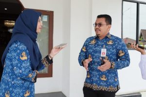 Kadisdik Batola, Aris Saputera SSTP MSi, memberikan keterangan pers. (wartabanjar.com - Ist. Pemkab)