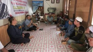 Wakil Ketua DPRD Kalsel, H Kartoyo, sosialisasi nilai Pancasila di Desa Pantai Ulin, Kecamatan Sungai Pinang, Hulu Sungai Selatan, Senin. (wartabanjar.com - Ist. Humas DPRD Kalsel)