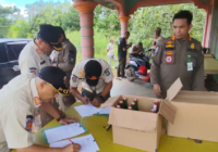 Puluhan Botol Miras Disita Saat Razia Warung di Kintap