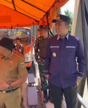 Wakil Bupati Tabalong, Habib M Taufani Alkaf, turut memantau kondisi sungai Tabalong saat pencarian bocah 4 tahun diduga tenggelam. (wartabanjar.com - Ist. BPBD Tabalong)
