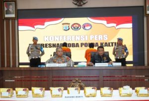 Polda Kaltim gelar perkara penangkapan sabu 9,8 kilogram, Kamis. (wartabanjar.com - Ist. Humas)