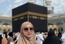Rayakan Ulang Tahun ke 38 di Mekkah, Aura Kasih Didoakan Warganet Istikomah Berhijab