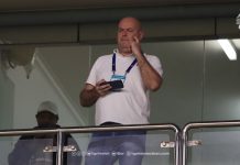 Pelatih Persib Bandung Harus Rela Duduk di Tribun