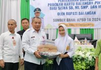Pemkab Balangan Berikan Bantuan Pendidikan Kartu Balangan Pintar 2025 untuk 1.658 Pelajar