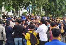 Sempat Tegang Saat Pembakaran Ban, Polisi Pastikan Aksi Unjuk Rasa BEM se Kalsel di DPRD Kalsel Aman