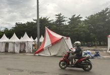 Angin Kencang di Kota Banjarmasin, Sebabkan Tenda Terbang dan Pohon Tumbang