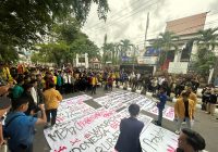 BREAKING NEWS Aksi Demo Mahasiswa di Gedung DPRD Kalsel