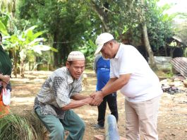 Wakil Bupati Tanah Laut Serahkan Bantuan Bagi Korban Kebakaran di Takisung