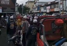Jalan A Yani Km 1 dan Simpang 4 Pasar Lama Macet Total