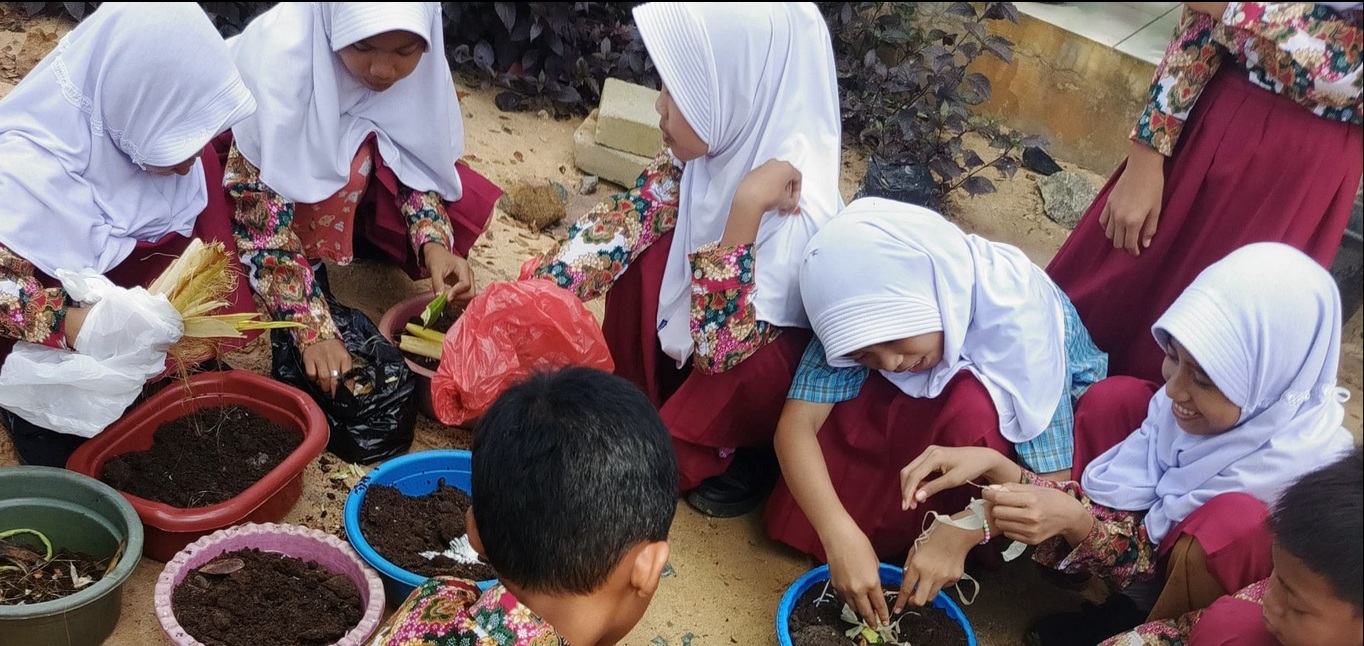 SDN Saring Sungai Bubu Lakukan Berbagai Persiapan Demi Raih Gelar Sekolah Adiwiyata Kabupaten Tanah Bumbu