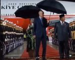 Erdogan Tiba di Indonesia, Disambut Prabowo di Tengah Hujan! Momen Keakraban Jadi Sorotan