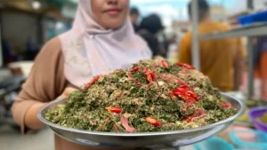 Sambal oen peugaga khas Aceh diserbu pembeli saat bulan puasa. (NU Online)