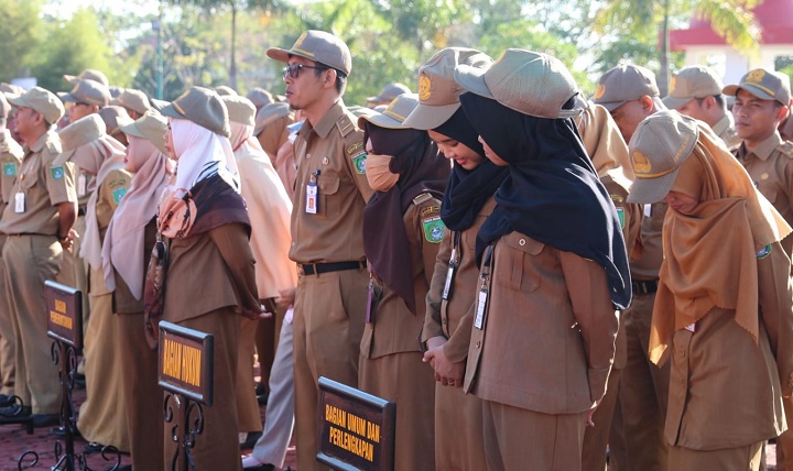 03032025_ASN Pemkab Tanah Bumbu mengikuti apel pagi. (wartabanjar.com) ASN Pemkab Tanah Bumbu mengikuti apel pagi. (wartabanjar.com)