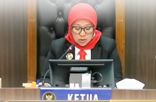03032025_Ketua Majelis DKPP, Ratna Dewi Pettalolo, membacakan putusan. (wartabanjar.com - Ist. Bawaslu Kalsel) Ketua Majelis DKPP, Ratna Dewi Pettalolo, membacakan putusan. (wartabanjar.com - Ist. Bawaslu Kalsel)