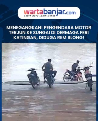 VIDEO - MENEGANGKAN! Pengendara Motor Terjun ke Sungai di Dermaga Feri Katingan, Diduga Rem Blong