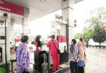Diskopdag Tanah Laut Cek Takaran Pompa SPBU Angsau, Jaminan Kualitas untuk Konsumen!