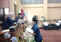 Bupati Bang Arul Apresiasi Pemandangan Umum Fraksi Terhadap Raperda Riset dan Inovasi Daerah