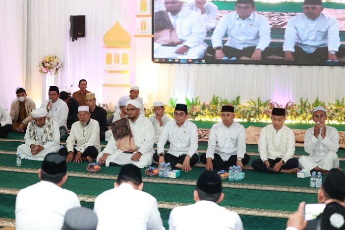 Bupati Andi Rudi Latif bersilaturahmi dengan SKPD Pemkab Tanah Bumbu dirangkai dengan buka puasa bersama, Senin. (wartabanjar.com - Ist. MC Tanbu)