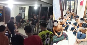 Penangkapan gengster oleh Polsek Liang Anggang, Polres Banjarbaru, Selasa dini hari. (wartabanjar.com - Istimewa)