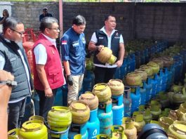 Bareskrim Bongkar Praktik Oplos LPG 3 Kg ke Tabung 12 Kg , Beromzet Rp650 Juta Per Bulan