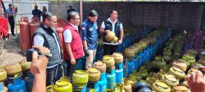 Barang bukti pengoplosan LGP subsidi ke nonsubsidi di Bali berhasil dibongkar Bareskrim Polri. (wartabanjar.com - Ist. Div. Humas)