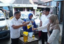 Satgas Pangan Ditreskrimsus Polda Kalsel Takar Ulang MinyaKita Kemasan yang Dijual di Banjarmasin