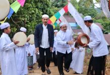 Bupati Banjar Guyur Desa Tiwingan Lama Bantuan Ratusan Juta Rupiah