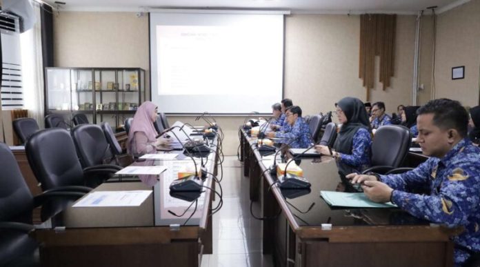 Komisi IV DPRD Kalsel rapat kerja dengan mitra kerja membahas efisiensi anggaran 2025. (wartabanjar.com - Ist. Humas DPRD Kalsel)