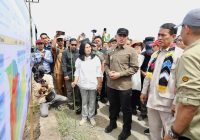 Bupati H Rahmat Gembira Mentan Amran Tinjau Langsung Pertanian di Tanah Laut untuk Dorong Swasembada Pangan
