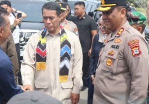 Kapolres Tanah Laut, AKBP Muhammad Junaeddy Johnny, S.I.K., M.H, menghadiri kegiatan Mentan Amran Sulaiman di Kurau, Selasa. (wartabanjar.com - Ist. Humas)