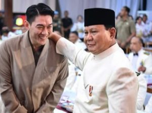 Ifan Seventeen bersama Presiden Prabowo Subianto dalam sebuah acara. (wartabanjar.com - Ist. Dok. IG Pribadi)