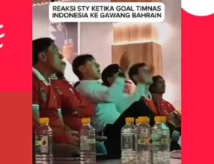 Shin Tae-yong atau STY turut menyaksikan pertandingan Indonesia vs Bahrain, Selasa malam. (wartabajnar.com - Ist. @lambe_turah)