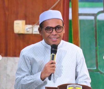 Wakil Bupati HST, HG Rosyadi Elmi berbuka puasa di Hantakan, Jumat 21 Maret 2025. (wartabanjar.com - Ist. MC HST)