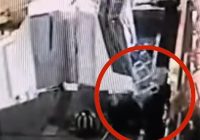 NYARIS CELAKA! Dua Pemudik Jatuh ke Laut Saat Hendak Naik Kapal di Pelabuhan Merak