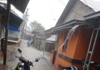 Banjarbaru Hujan Deras, Sungai Kemuning Meluap Menggenangi Rumah Warga