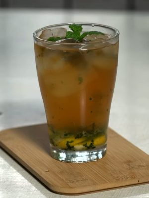Paduan Sejuknya Daun Mint dan Air Lemon dalam Es Lemon Mint Selasih, Nikmat untuk Buka Puasa