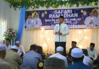 Safari Ramadan di Kintap, Bupati Tanah Laut Serahkan Sejumlah Bantuan kepada Warga