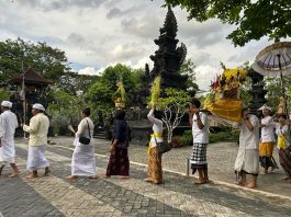 Sambut Hari Raya Nyepi, Umat Hindhu di Banjarmasin Jalani Upacara Melasti