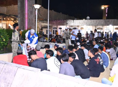 Ribuan Warga Banjarmasin Antusias Terima Zakat dari Wagub Kalsel