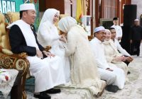 Momen Sungkeman Keluarga Gubernur Kalsel di Acara Open House