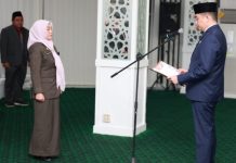 Bupati Andi Rudi Latif Kukuhkan Yulian Herawati Sebagai Plh. Sekda Tanah Bumbu